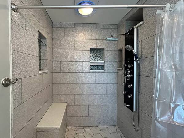 $639 / 1br - HOME WITH UPDATED KITCHEN AND ROOM AVAILABLE (Oklahoma City)63670502610177121
