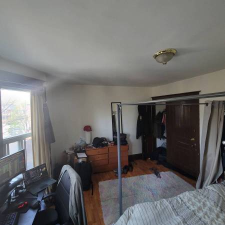 $820 / 3br - CALUMET PARK COZY ROOM W — ROOM AVAILABLE IN PET-FRIENDLY!! (Lincoln Park)63960012199298121