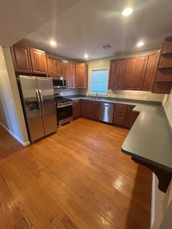 $3,300 / 4br - ¡4 habitaciones en Quincy Point! (Quincy Point)63875605534209120