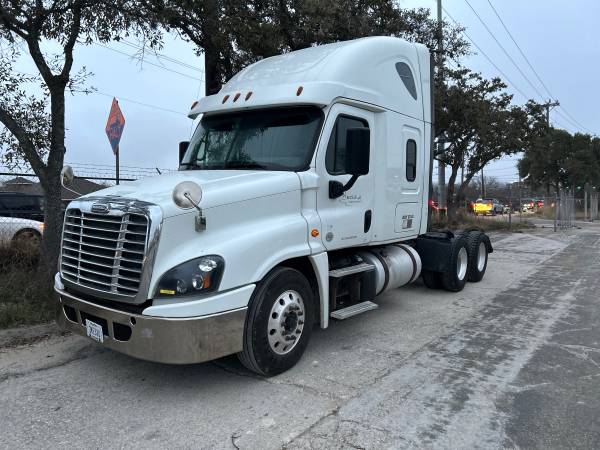 Experienced Intermodal Driver needed with valid TWIC card 1