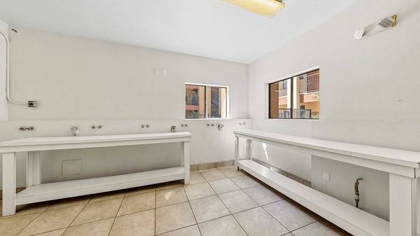 $999 / 1br - 630ft2 - 1/BD 1/BA, Cable Ready, in Las Vegas NV (3890 Graphic Center Dr, Las Vegas, NV)63859499877633123