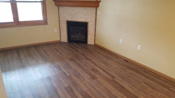 $1,415 / 2br - Modern Comfort in Dubuque's West End – 2 Bed, 1.5 Bath Townhome (Dubuque)63800864017281123