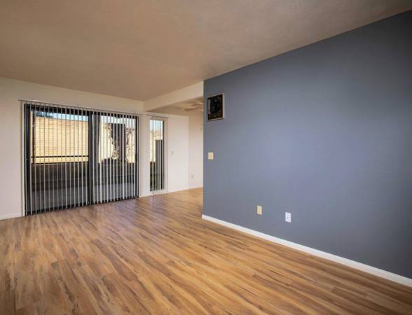$2,445 / 1br - UTC Area Convenient 1 Bed Apt - Foodie Paradise, Pets Always Welcome (UTC)64037218030337121
