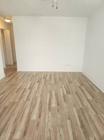$1,170 / 2br - 990ft2 - 2 blocks to ocean - 2 bedroom corner unit (Daytona Beach)63791497991297121