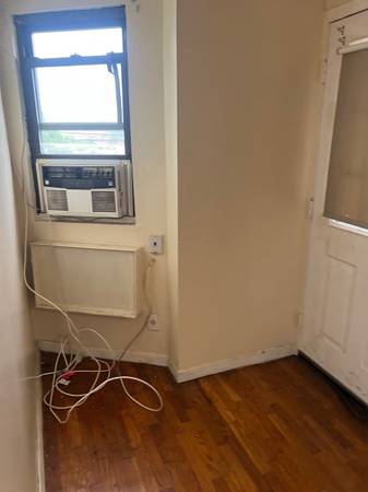 $1,950 / 1br - 380ft2 - LARGE ONE BEDROOM   APT/PAY OWN GAS/ELECTRIC (BROOKLYN)63854290424835122