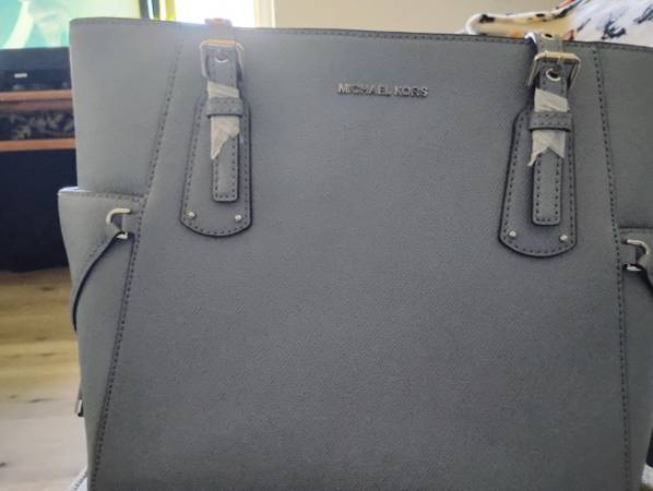 Micheal Kors purse 1