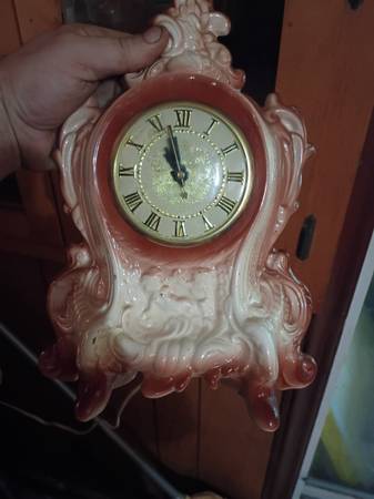 Porcelain clock 1