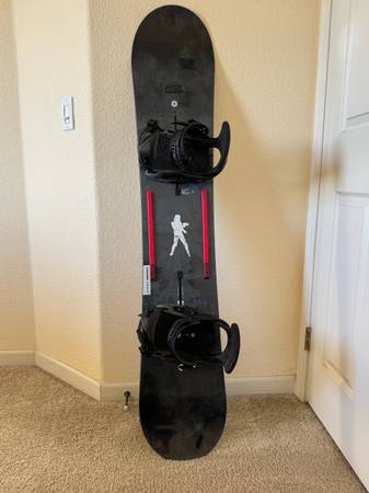 Snowboard and bindings 1