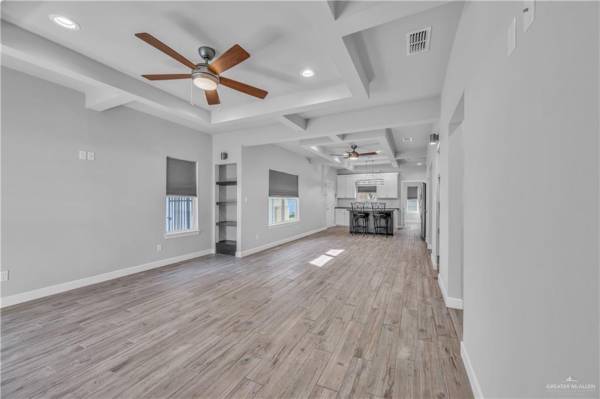 $250,000 / 3br - 1565ft2 - Amazing Home in Weslaco (Weslaco)64198887377793123