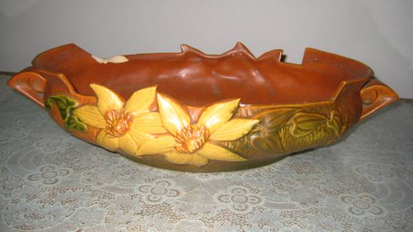 VINTAGE ROSEVILLE  PLANTER- 12 IN. 1