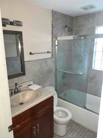 $1100.00 / 1br - 900ft2 - Nice 1Br close to metro parks and Kamms Corner63924296748931121
