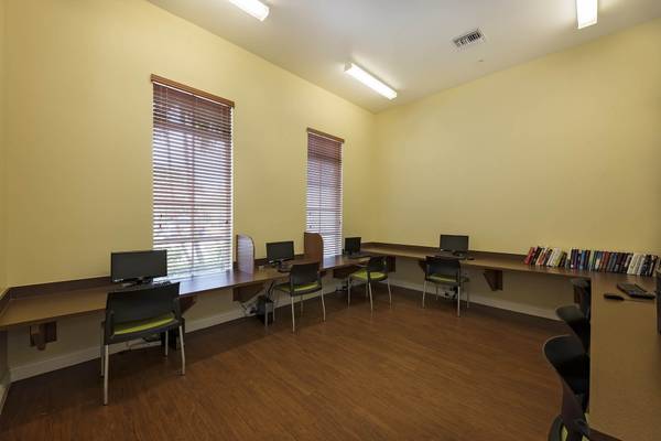 $1,131 / 1br - 705ft2 - Now leasing! Check out our rates! Government subsidized 1 bed 1 bath (Delray Beach)63906441759107121