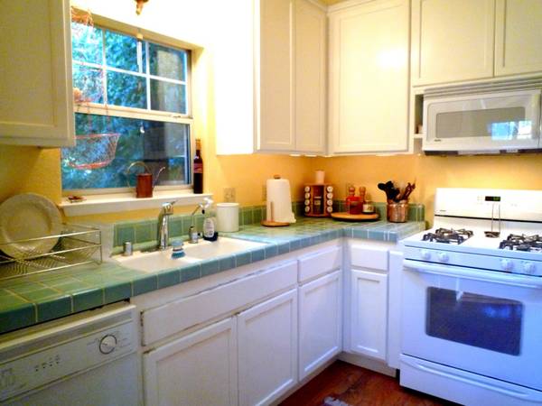 $3500.00 / 3br - 1600ft2 - Charming and Private Home Above Russian River - Guerneville, CA (Russi63668061161987124