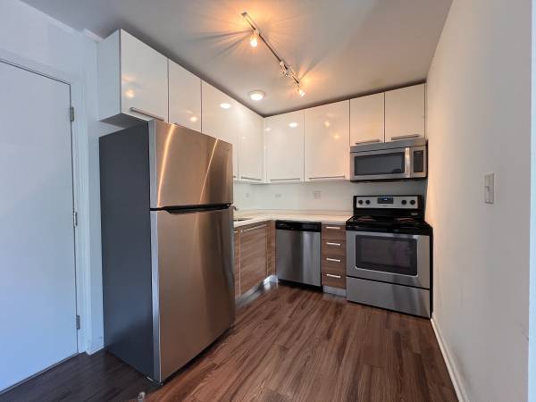 $1,725 / 1br - Charming 1-Bedroom Apartment in Uptown – Available Now (Uptown)64041811442818121