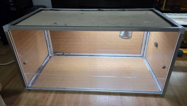 Reptile Enclosure (Carmichael)63679341884675121