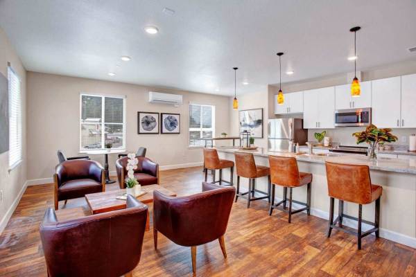 $999 / 283ft2 - Rent A213 for $999 utilities included and get One month FREE!! (Leavenworth)63690682413825124