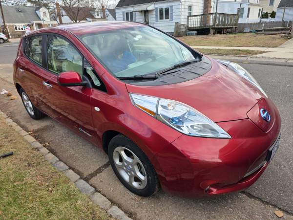 2012 Nissan leaf SV Hatchback 4D 1