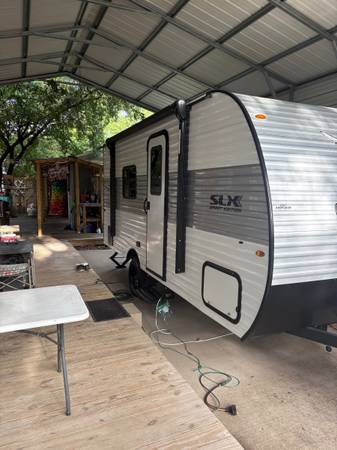 $250 / 1br - 400ft2 - New small camper (Robert)63903537947906121