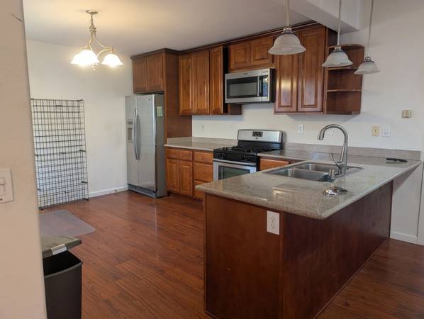 $2,575 / 1br - 625ft2 - 1 Bed/1 Bath Apt Downtown Los Gatos (los gatos)63657829214465121