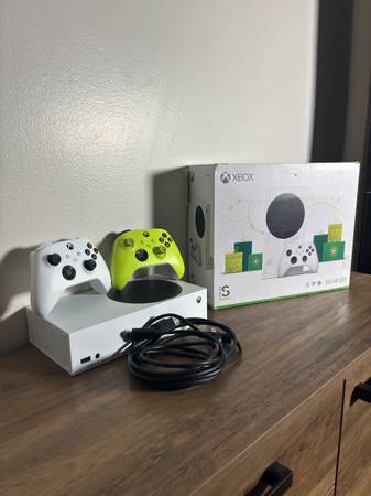XBOX Series S 512GB コントローラー2台セット Xbox Series S with 2 Controllers and Gamepass : Amazon.ae