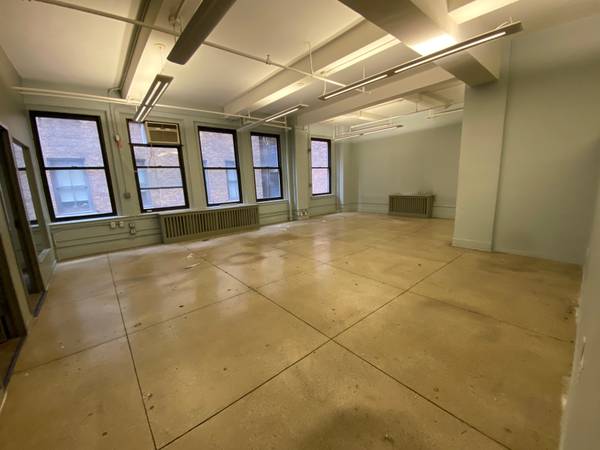 $5,999 / 1555ft2 - Beautiful MIDTOWN open space with private studios/offices near Penn (Midtown West)64212276978051120