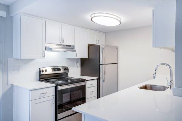 $1,670 / 2br - 920ft2 - Wilsonville OR, 24 Hour Emergency Maintenance, 2B/2B (6600 Southwest Wilsonville Road, Wilsonville, OR)63672600756609121