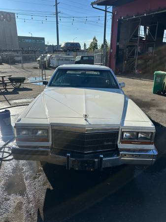 Cadillac Fleetwood Brougham 1986 - $6000 (Seattle)63472381462657123