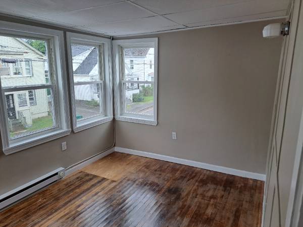 $1,300 / 2br - 1500ft2 - ¡Calefacción Incluida! Amplio Departamento + Calle Tranquila (Somersworth)63656161582595122