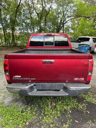 2010 GMC CANYON.(VORTEC 4 CYLINDER IN LINE..4 DOOR RUNS.FRONT DAMAGE.. - $2,600 (JAX. FL)63470246337921124