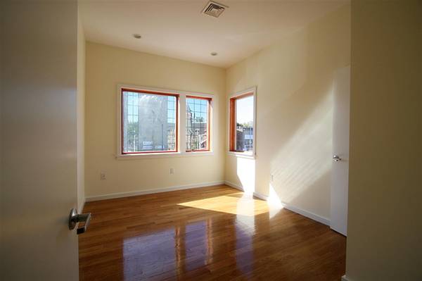 $2,900 / 2br - 2 Beech Street (Cambridge)63699488483969122
