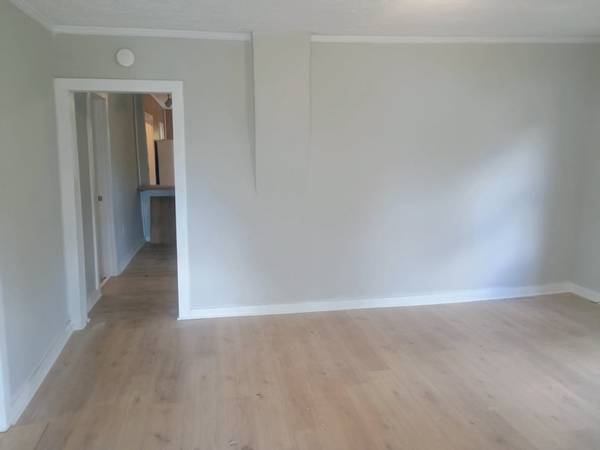 $950.00 / 2br - Newley Renovated 2 Bedroom/1 Bathroom Property For Rent63876482565507124