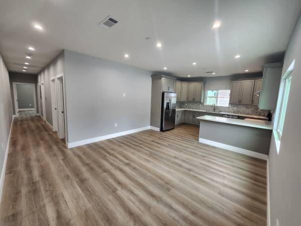 $4,200 / 3br - NEWLY BUILT ADU, SPACIOUS 3 BEDS 2 BATHS, GREAT LOCATION, ALL UTILITIE (VAN NUYS)63953220781187121