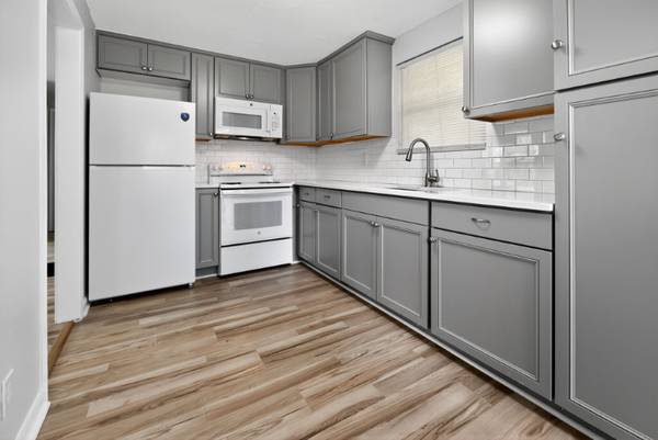 $1740.00 / 3br - 885ft2 - 7211 Hambright Road – Huntersville, NC63925205557506123