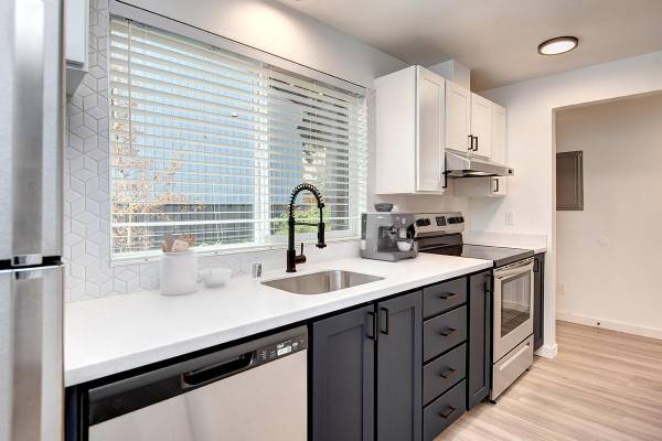 $1,444 / 2br - 806ft2 - Exclusive / with Package Receiving & Fitness Center63862288046337120