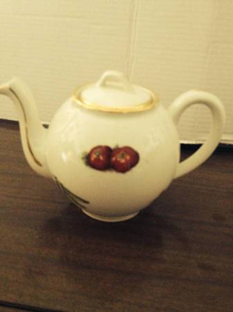 Antique French teapot 1