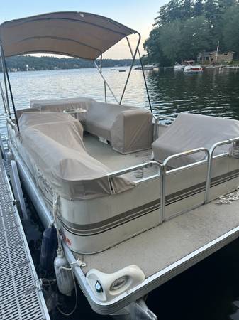 Pontoon Boat 1