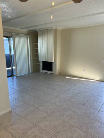 Spacious Upstairs 1BR/1BA with Balcony, Private Garage! 1