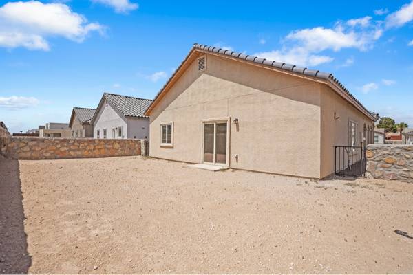 $1800.00 / 4br - 1378ft2 - Cozy Single Unit on Cedarwood Ave in El Paso | Available 10/10/2025 |63971416689922121