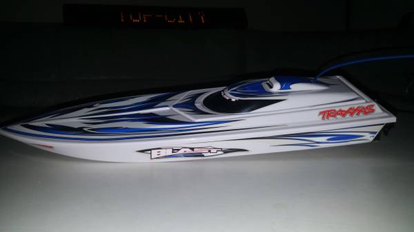 RC boat "NO remote or Battery *Today only* 1