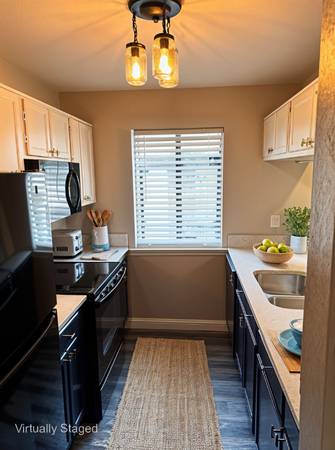 $1099.00 / 1br - 641ft2 - Little House on Crest63796257520387124