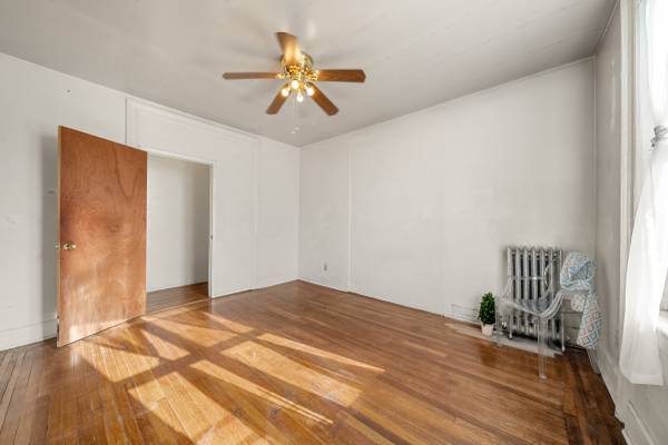 $400,000 / 2br - Washington Heights/Riverside Drive Sundrenched Top Floor 2 Bedroom (Inwood / Wash Hts)63912046791810122