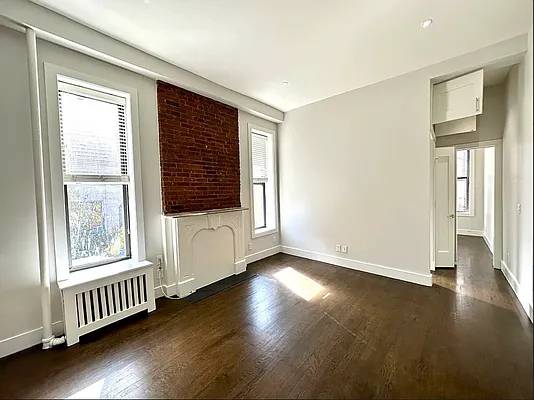$4,300 / 1br - Lease Takeover –Prime Upper West Side 1BR with option to renew (Upper West Side)63945363125762122