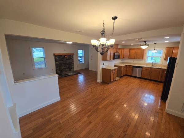 $2,250 / 4br - 2000ft2 - Colonial Farmhouse for rent (Nazareth)64010162351234124