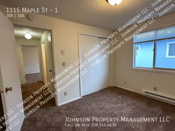 $1,345 / 2br - 900ft2 - Single-Level Nampa Apartment w/Garage & Sunroom (1115 Maple Street #1 - Nampa)63794895811075124