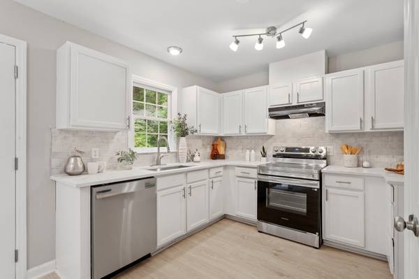 $364,900 / 3br - 1267ft2 - Gorgeous Ranch ~ Spacious Deck ~ Bright Floor Plan (Wake Forest)63685979979907121