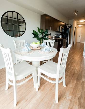 $2,350 / 2br - 1020ft2 - 2/bd, Translation Service Available, Kent WA (420 West Smith Street, Kent, WA)63910194906371120