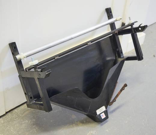 Uline Packing Paper Crumpler 24" and Roll Holder  Like New! 1