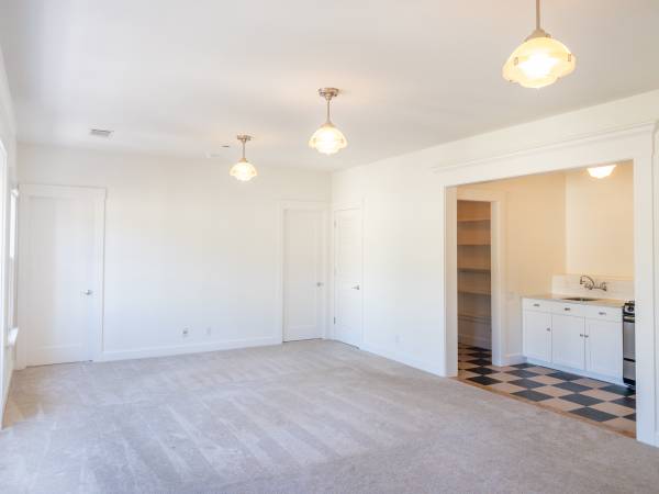 $3,595 / 2br - TWO WEEKS FREE! Charming 2BD/1BA Top Floor Apt! Laundry! - PROGRESSIVE (mill valley)63936604781955123