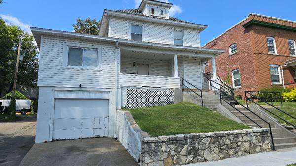 $1600.00 / 2br - 1100ft2 - Apartment 4 blocks from UNMC, Blackstone, and Midtown63681677476737120