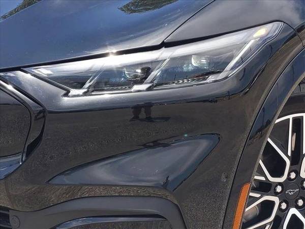2024 Ford Mustang Mach-E AWD SUV Eléctrico Premium de Tracción Total - $33,785 (Llame al *(512) 706-9182* para confirmar disponibilidad al instante)63439236401665121